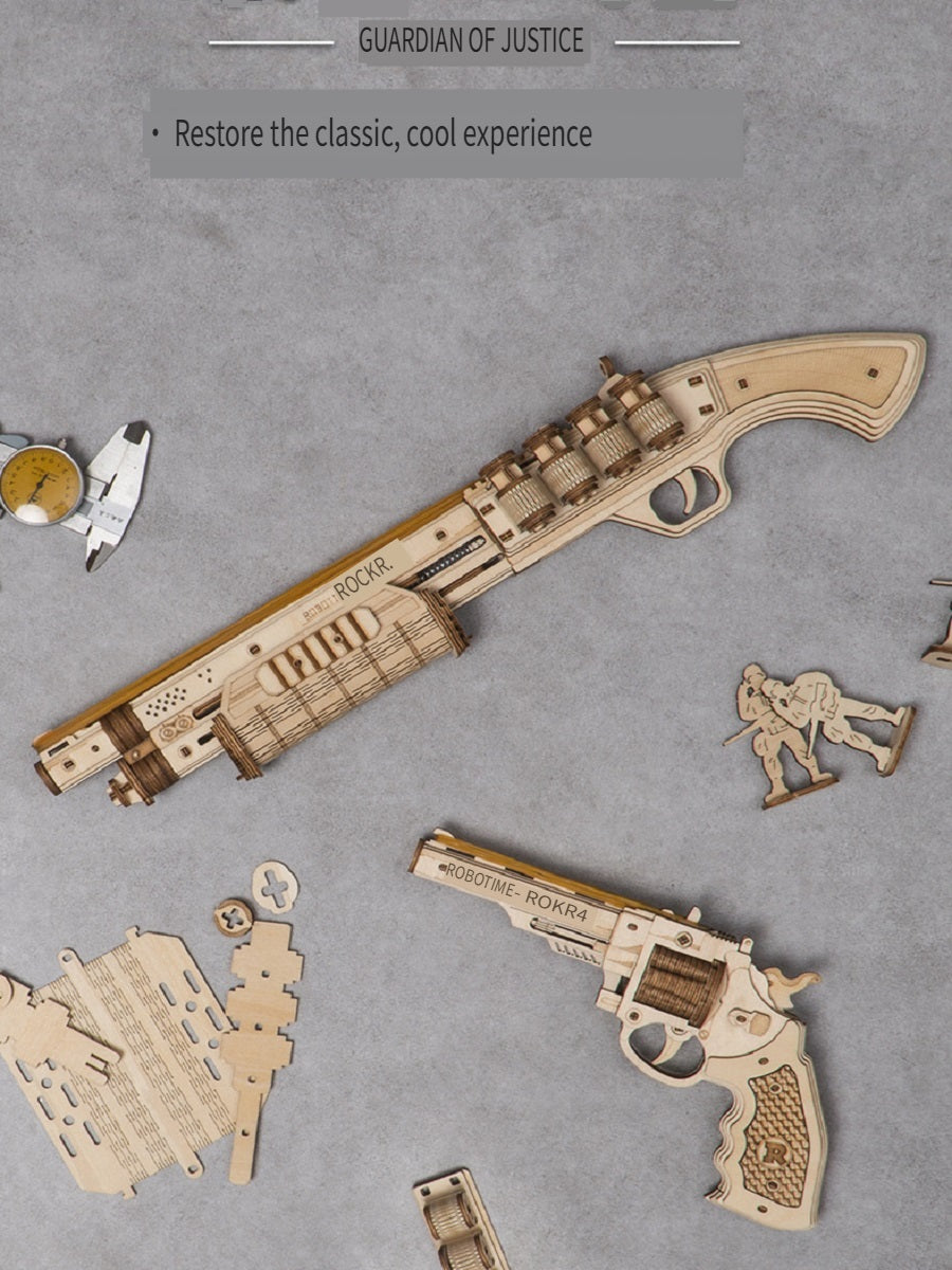 Rokr revolver Smith M60/Remington shotgun M870, made of wooden parts, can be used for shooting, handmade weapon model