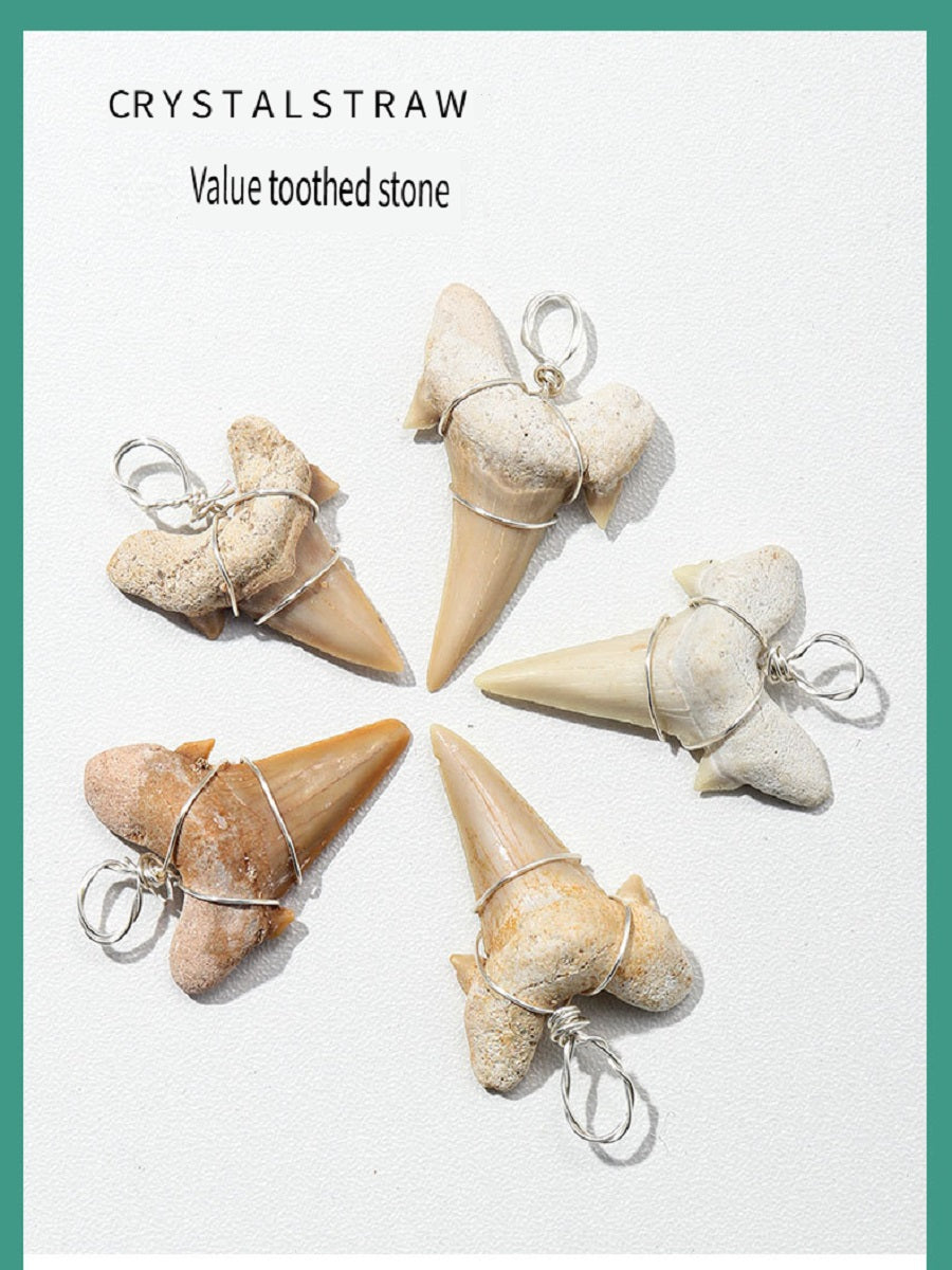 APENG Handmade silver silk pendant with Moroccan shark tooth