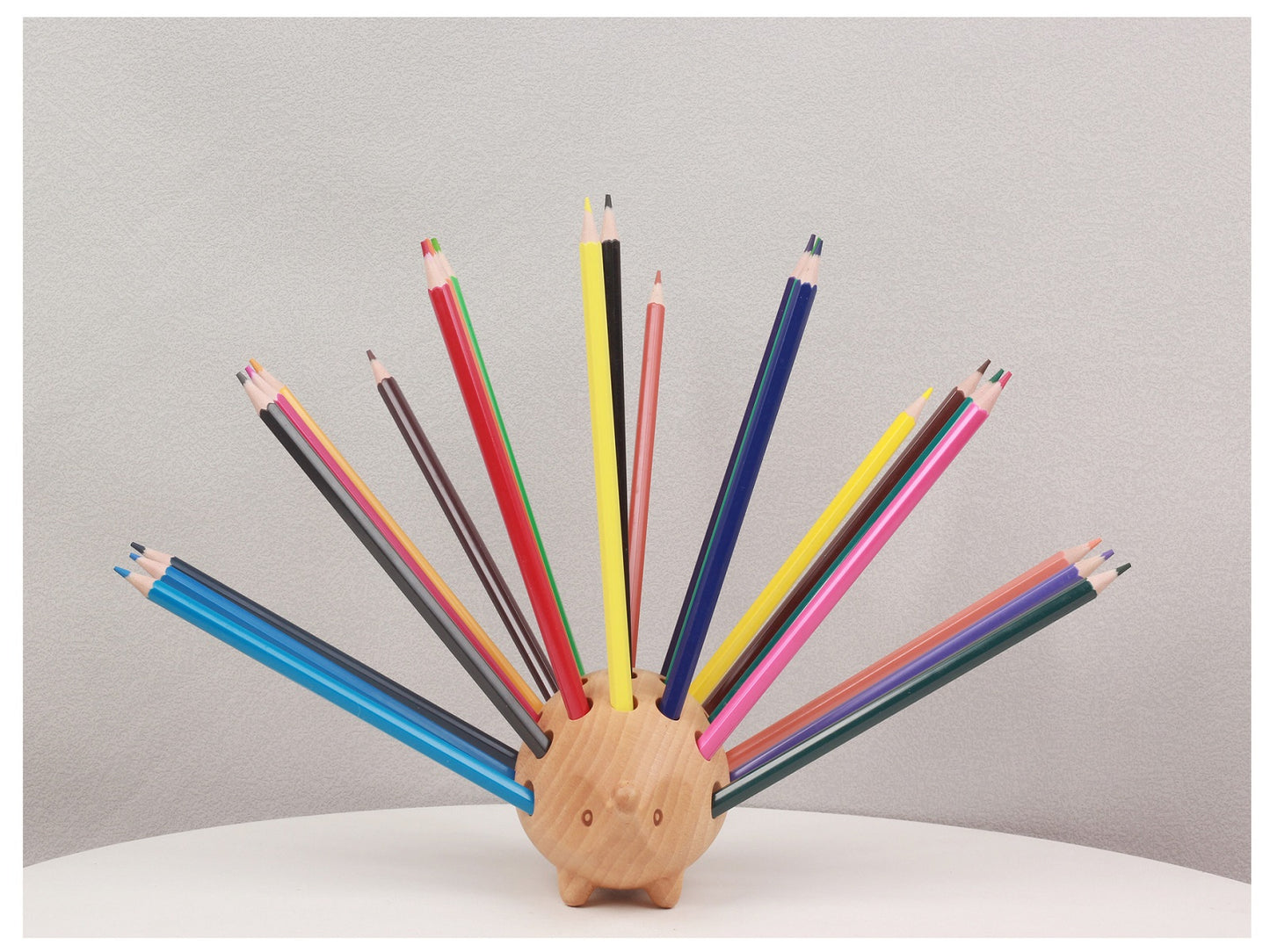VKXK Nordic style beech/sapele hedgehog pen holder, solid wood handicraft ornaments