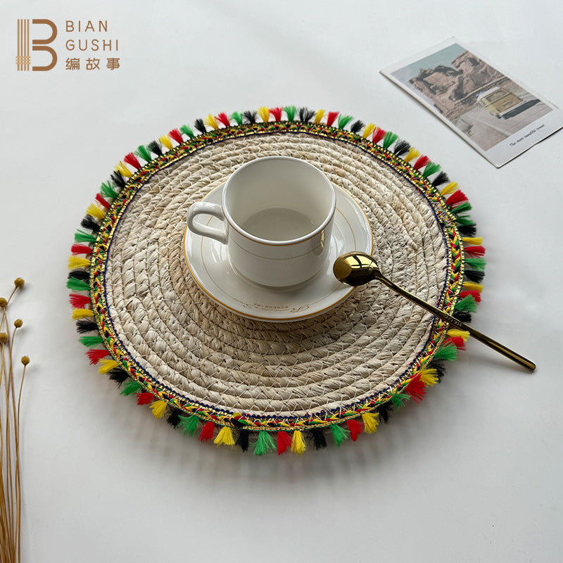 BGS Country Style Handwoven Corn Husk Insulated Placemats with Colorful Tassels, 25-35cm (9.8-13.8in) Diameter, 2-Pack