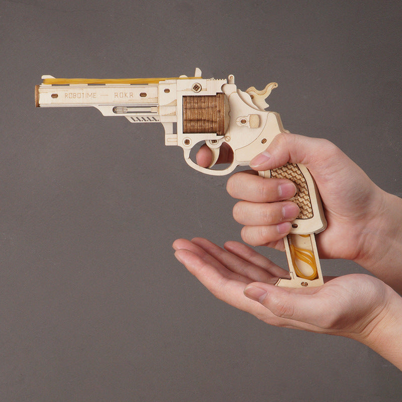 Rokr revolver Smith M60/Remington shotgun M870, made of wooden parts, can be used for shooting, handmade weapon model