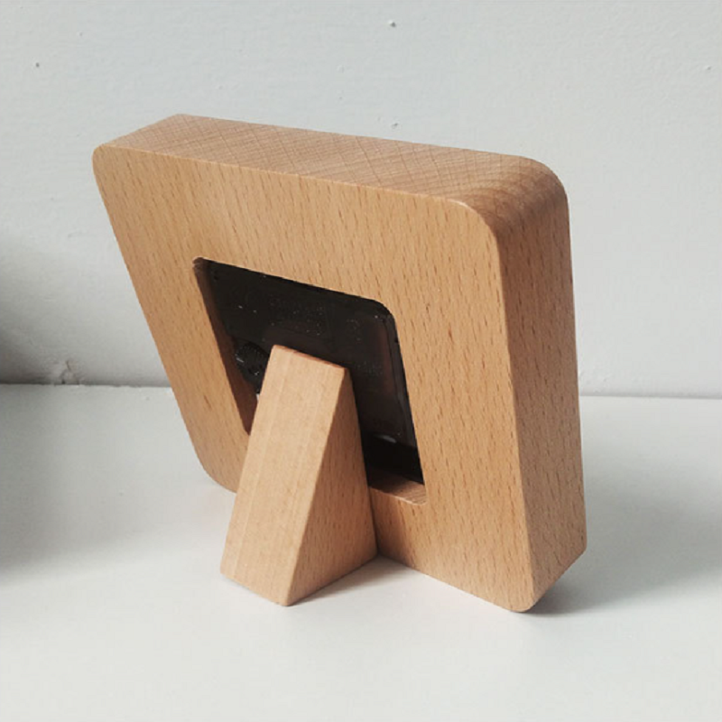 XMT  Solid wood creative simple desktop silent desk clock