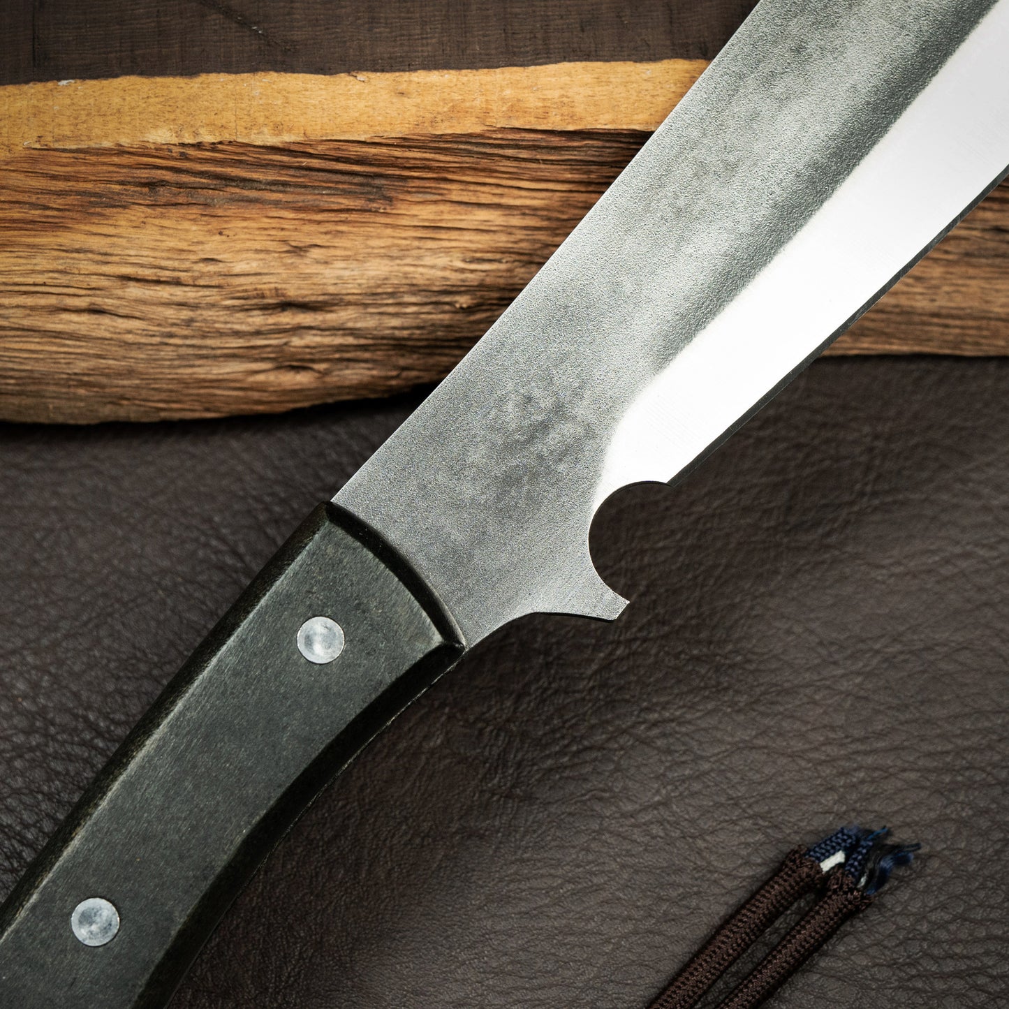 HFD Purely hand-forged outdoor camping machete, bone cutting knife, logging knife, thick bone knife，includes leather case