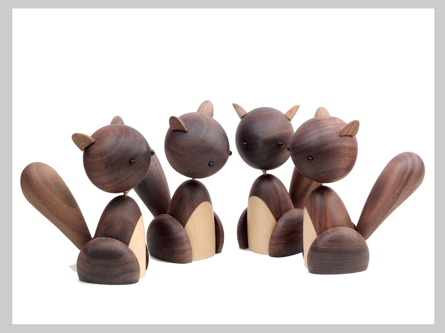 VKXK Nordic Danish black walnut big tail squirrel ornaments, handmade