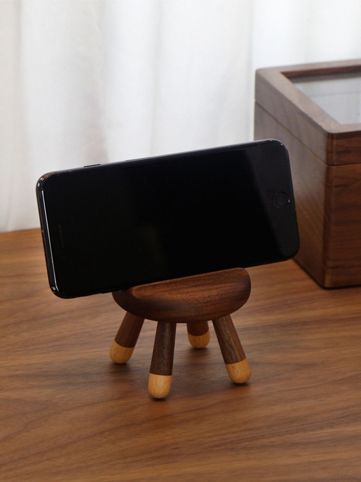 MYZD Black walnut mobile phone holder, creative wooden chair shape